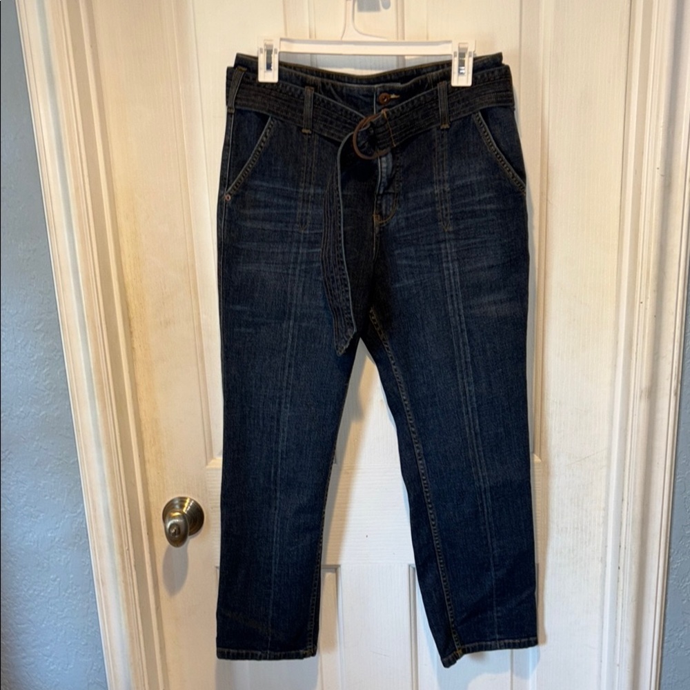 Relaxed Fit Blue Jeans with Cropped Length
